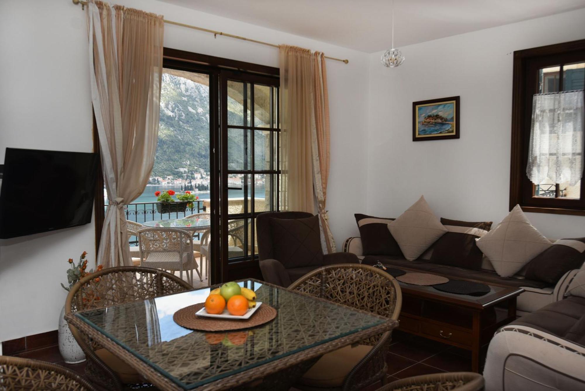 Boka Gardens Seaside Resort Kotor Oda fotoğraf